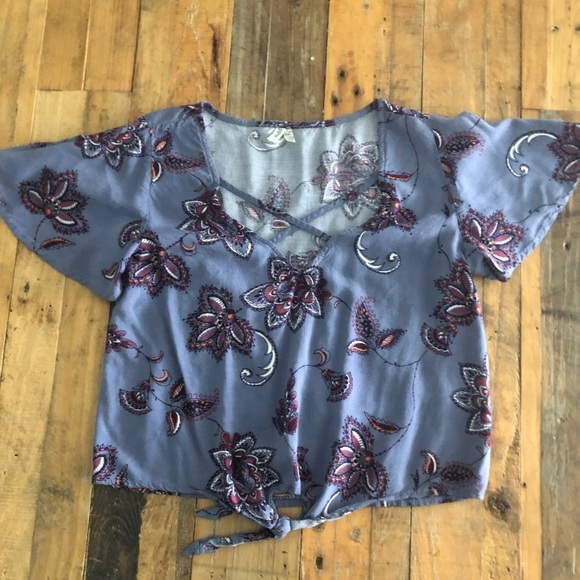 Small/Xsmall tops - Picture 2 of 12